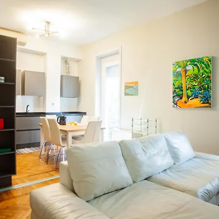 Design & Luxury With Garden In San Senatore Apartment