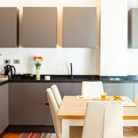 Design & Luxury With Garden In San Senatore Apartment Milan