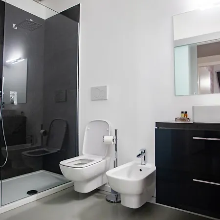 Apartment Design & Luxury With Garden In San Senatore Milan
