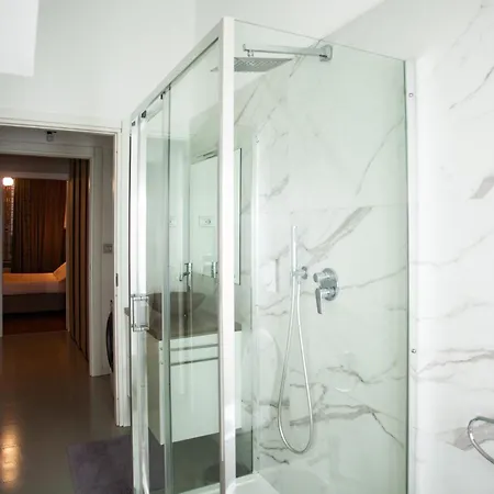 Design & Luxury With Garden In San Senatore Apartment Milan