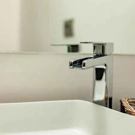 Apartment Design & Luxury With Garden In San Senatore Milan